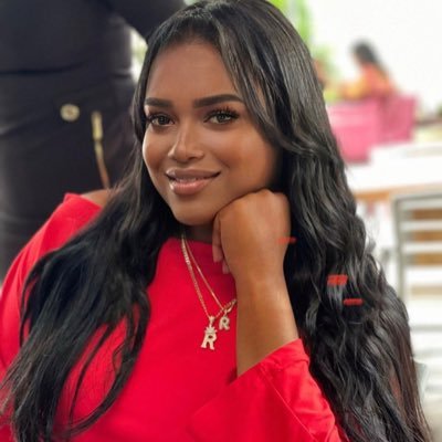 RuthYaneiris's profile picture. 💆🏾‍♀️Adm. De empresas 📚 ✨Una persona poco común✨ Loves Horsers 🐎 flight attendant🙋🏽‍♀️ ✈️ Vive y Aprende💫 Esto es muy poco disque para describirme😆😅