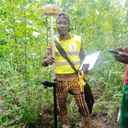 My name is Rodrigue I am Beninese my profession is a surveyor Topographer and PDG of the company Africa services G.S.R Topo I am a very simple man I like surpri