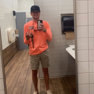 ybloc__'s profile picture. 