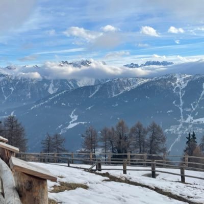 l'ipocrisia perbenista uccide questo paese.... passione per il vino italiano