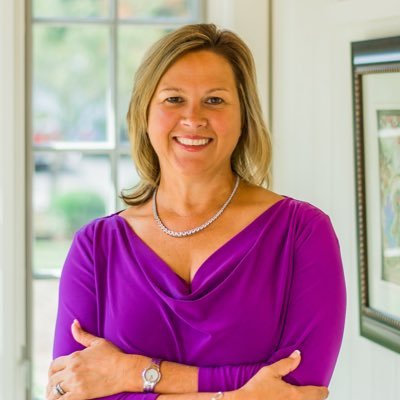 nicole_realtor_'s profile picture. Realtor serving Greater Hartford | Helping clients buy and sell homes with expertise and care | Passionate about making real estate simple and successful. 🏡⭐️