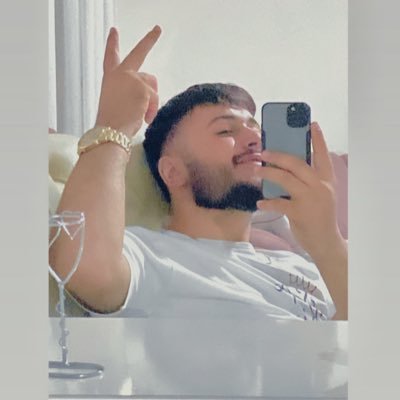 CanerYegul's profile picture. 🎸Ben müzik kutunda şarkıcıyım 🎵🎶🎼🎵