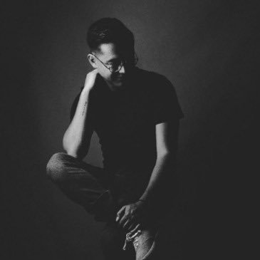 hec_montesdeoca's profile picture. Comunicólogo, productor de teatro 🎭 y vigilante de la luna 🌜. ✈️@aviondpapelmx