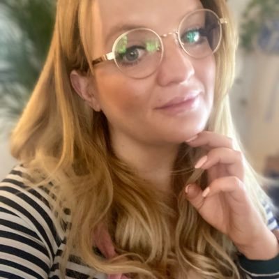 KatJonesx's profile picture. Dachshund mum. Anti Tory. European. Intersectional feminist. Leftie. Facts and fairness are awesome.