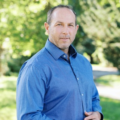 As a Southern Oregon Real Estate Agent, I like to bring a personalized approach to every client 