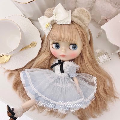 《Petite*Kachu プチカチュ》ブライスサイズのお洋服とカチューシャを作っています🐰オリジナルカチューシャはJunieMoon 代官山店、新宿店、堀江店にてお取扱い頂いています🎀2021年7月ジュニームーン代官山店にて、2度目の個展を開催しました🫖∗*ﾟ