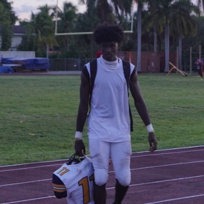 2025👨🏾‍🎓// 6’1 170 // WR, K/P // Tru prep academy saints //email:Holnessjoel@yahoo.com