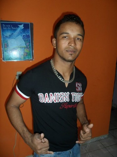 Esperar não é perder tempo, é perceber que há tempo pra tudo.. porque Deus não demora, Ele capricha.
http://t.co/swBpT3ZnMA