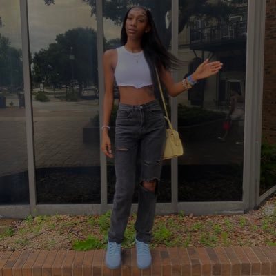 Pretty to see, hard to catch🦋 Snap :Brewaldrop01 Insta: 864_bambam