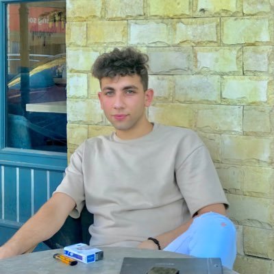 من فضلك لو دخلت عندى اقرا الفاتحه لابويا 🖤