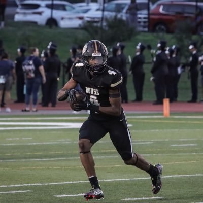 Rouse High School l C/o 2024 l RB/WR l 6’0 - 195lbs l 3.5 GPA l (512) 496 - 8628 NCAA ID: #2211722571