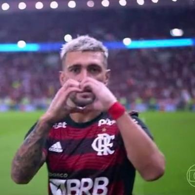 (uma hora tô julgando outra hora tô fzd igual)