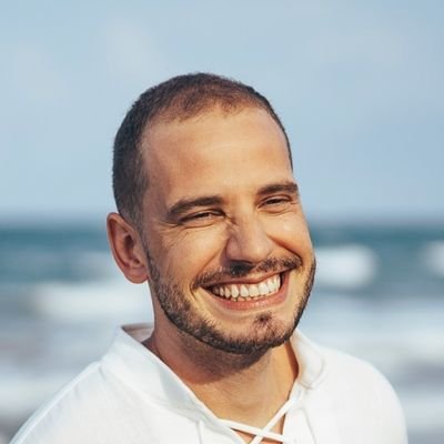 Gremista!! Engenheiro. Fã de FIFA e de centroavante canhoto. Twitter (quase) exclusivo para debater sobre o Grêmio. - Better call Saul!