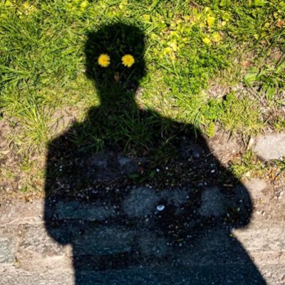 freeball974's profile picture. Living for freeballing / bulge / d*ck print / exhib / guys pissing in public 😍🔞