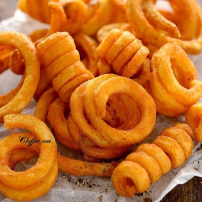 tchloyeet's profile picture. 🍠