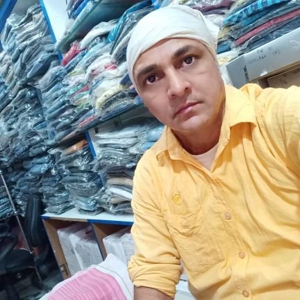 समय का कालचक्र बड़ा बलवान है काल कभी किसी को लाठी लेकर नही मारता बल्कि उस शख्स की बुद्धि और विवेक हर लेता है समय बीतने प सख्स के विनास के बीज अंकुरित दिखने होते
