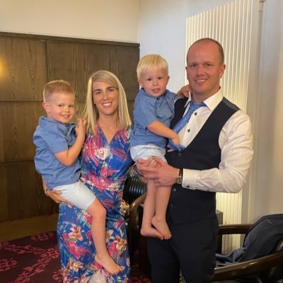 Married to the beautiful Emma❤ dad of three amazing boys ❤️. Northern ireland, #MANUTD ❤️💯🔴, Fitness 💪. instagram 👉📸 paddy_1989.