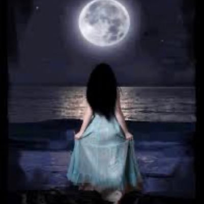 أعظم امرأة هي التي تعلمنا كيف نحب ونحن نكره، وكيف نضحك ونحن نبكي، وكيف نصبر ونحن نتعذب..