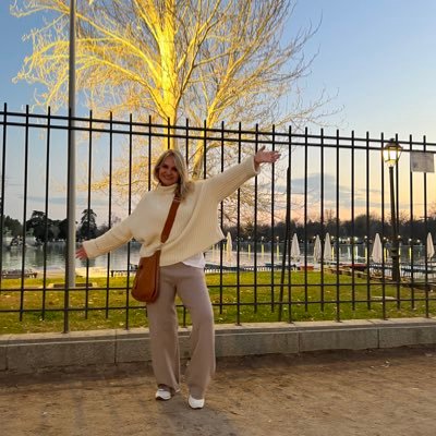 adrianabernalk's profile picture. Mi vida: Madre realizada, esposa feliz y trabajadora en permanente cambio.#festivaldelossentidos #premiodeperiodismodigitalPPD KyK “XILOPALO”.