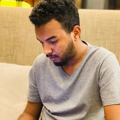 صانع محتوى، بدأت بودكاست هدوء منذ 2014 في محاولاتي لأن أنقل قصصاً وفلسفات وملاحظات جلبها لي فرط الانتباه، علها تصبح إلهاماً أو متعة لآخرين.