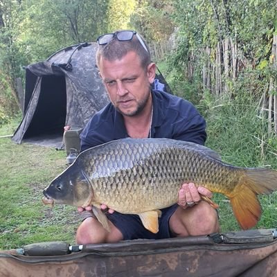 Fun loving honest bloke who doesn't take life too serious... spurs loving fisherman 👌🎣⚽️💙 my kids are my world 🌎 ❤💙