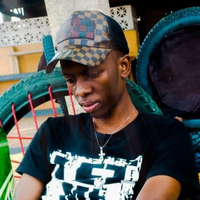 joelntulume's profile picture. Village boy #MUFC 🔴⚪ Influencer
Financial manager...Unemployed youth
Just here for fun #NoSimping🦁