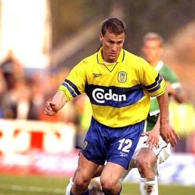 Kæmpe tilhænger af den danske superliga og håbløst forelsket i Brøndby IF siden 1995.