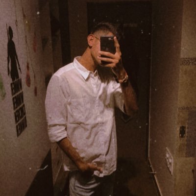 fenil_ganatra's profile picture. Papacito 🧜🏻‍♂️