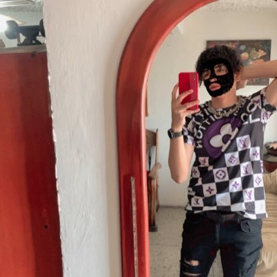 Hola bros🥷🏽
