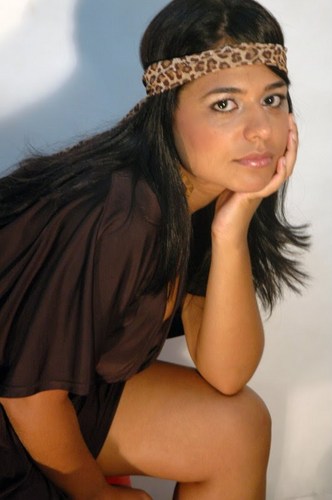 Sou uma mulher sendo lapidada por Deus, como uma pedra preciosa assim são aqueles que se entregam a Deus!!!