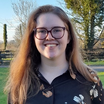 PhD student in Machine Learning at TUD | ML-labs/SFI | ML to address the bias toward women+ in medical data | Physics & Biomedical Science grad |she/her 🏳️🌈