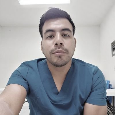 Paramédico, Médico (todo eso quiero ser de grande). intolerante a la lactosa y a la gente pendeja. Parody-Fake +18