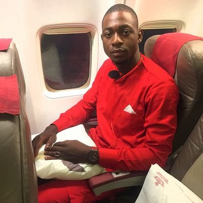 JE SUIS MR KONATE ADAMA PDG DE L'ENTREPRISE Titimultiservices