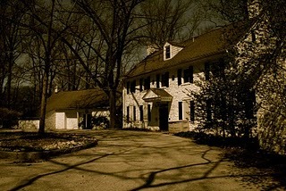 Batten House is a co-op house of 13 Bryn Mawr women. We cook vegan food for open campus dinners M-Th, including a weekly Chattin' at Batten discussion.