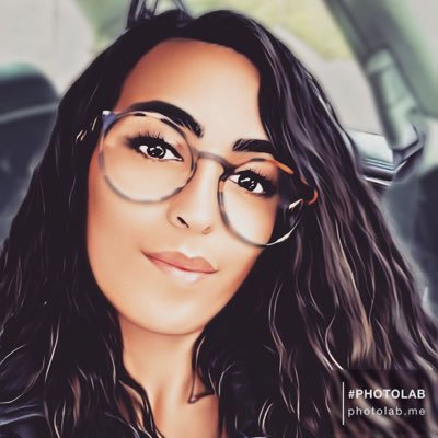 JulieMonjanel's profile picture. UX designer 👩🏻‍💻 | Casual coder & developer 👾 | Foodie 🧁