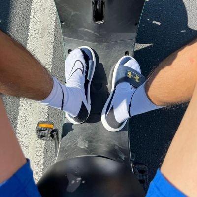 renly1998's profile picture. —