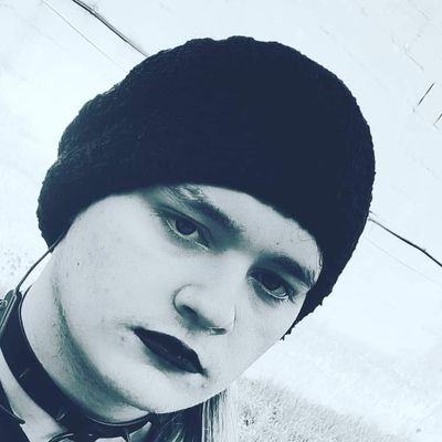 She/They - 𝕮𝖞𝖇𝖊𝖗 𝖜𝖎𝖙𝖈𝖍 - 23 - race fan -
-car enthusiast-