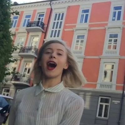 minicookiess's profile picture. moonchild, don't cry 🌙 #studytwt
she/her 🇵🇭🇦🇪