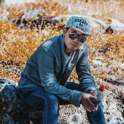 Fanghui_SgrA's profile picture. Assistant Professor @WarwickDCS🇬🇧 | prev. @EPFL🇨🇭@KU_Leuven🇧🇪 @sjtu1896🇨🇳| math foundations of ML| co-organizer Foundation of AI seminar @FAIS_Warwick