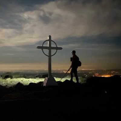 Hillwalkers with a shared interest in challenging night hikes. A pro-hillwalker account.