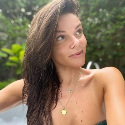 Isla Martin
Lesbian just like my mum
Waitress
Roleplay not real 🔞