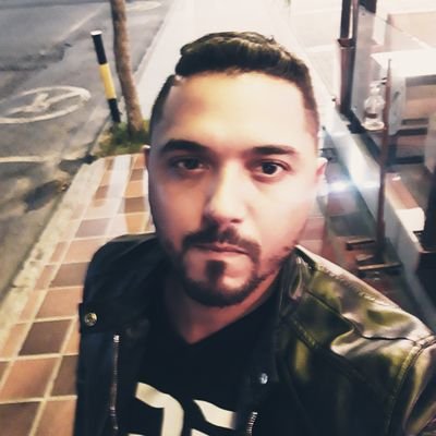 Perdido entre códigos y redes.
Azure / AWS  .

🍕🍔🥂🍺🍩