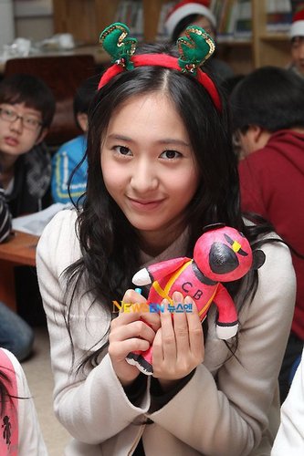 สวัสดีค่ะ ^^คริสตัล มักเน่แห่ง F(x) ค่ะ , ยินดีที่ได้รู้จักทุกคนน่ะค่ะ  มาพูดคุยกับคริสตัลได้น่ะค่ะ แล้วคริสตัลจะมอบความรักให้กับทุกคนค่ะ