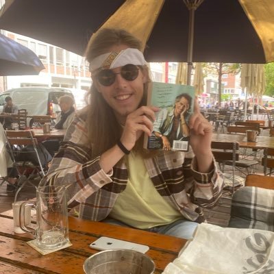 Competitive Super Smash Bros. Melee player from Gothenburg Sweden. Melee Coach: https://t.co/HU27PH0R0r Free Agent. Business Inquiries: meadyssbm@gmail.com