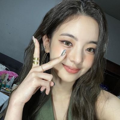 clearing photocards for money
stay tuned~
English Chinese Korean
Working person
if don't reply means I'm busy
random follow I will block you