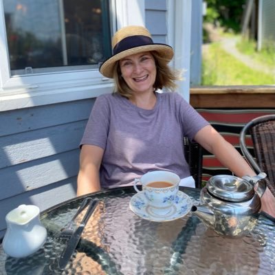 daughter of Labrador, mother to 2 amazing kiddos, 12 stepper, baby trail runner, educator, trying to choose the next right thing