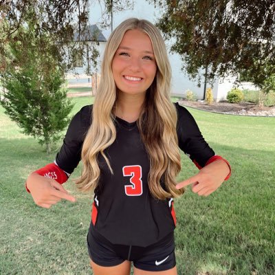 sydneypayneee's profile picture. ACU volleyball 28’     argyle varsity volleyball, skyline 17 black setter Class of 24/ Isaiah 35:4