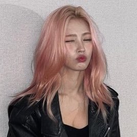 gidleshuy's profile picture. she/her