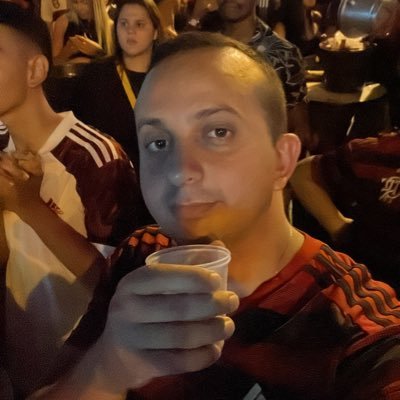 formado em segurança pública e administração, pai do Heitor, amantes dos animais!