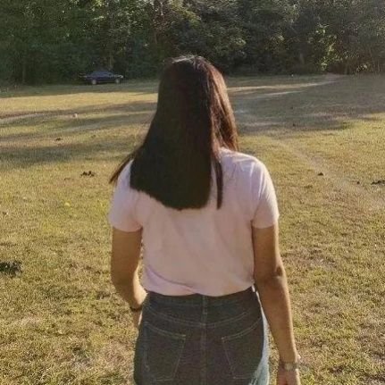 _chelseasandra's profile picture. through the waves